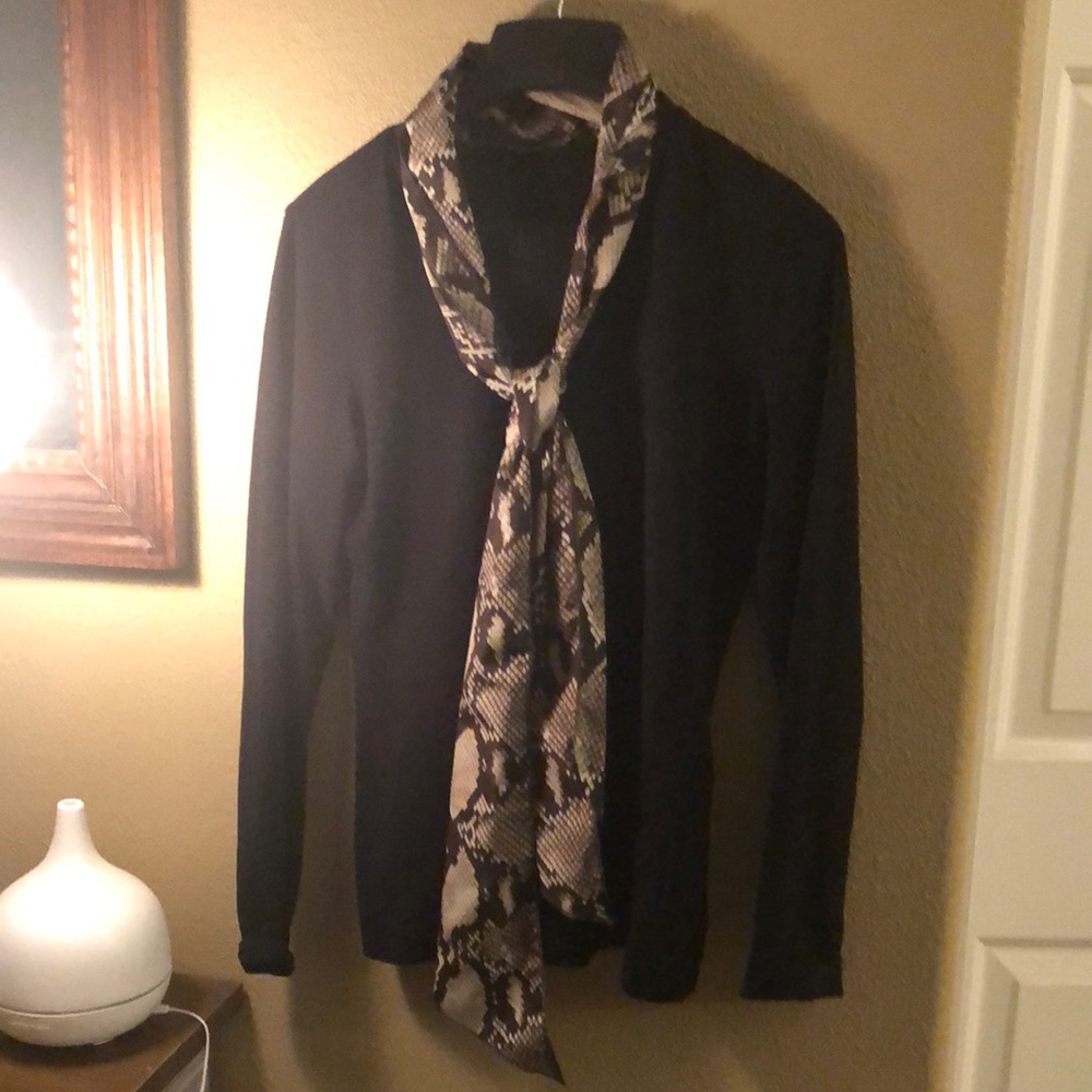 Long sleeve knit top with scarf